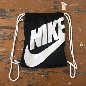 Nike drawstring bag
